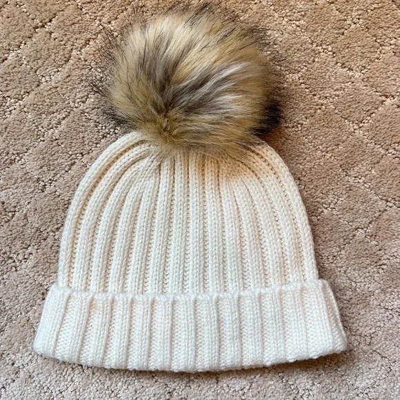 J. Crew Ivory Ribbed Knit Faux Fur Pom Pom Wool Cashmere Blend Beanie Hat - Picture 1 of 2